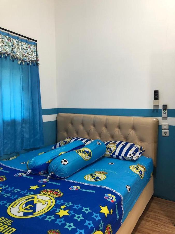 Penginapan Banyu Biruku Kotaanyar Exterior foto