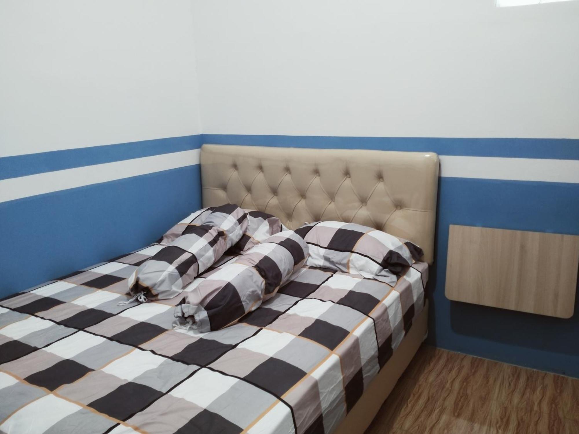 Penginapan Banyu Biruku Kotaanyar Exterior foto